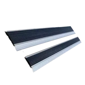 Thanh nẹp bậc chống trượt cầu thang, KT30x55x2700mm - Ảnh 1